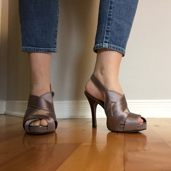 BCBG Nalia Satin Lavender Grey Pumps - Picture 3 of 8